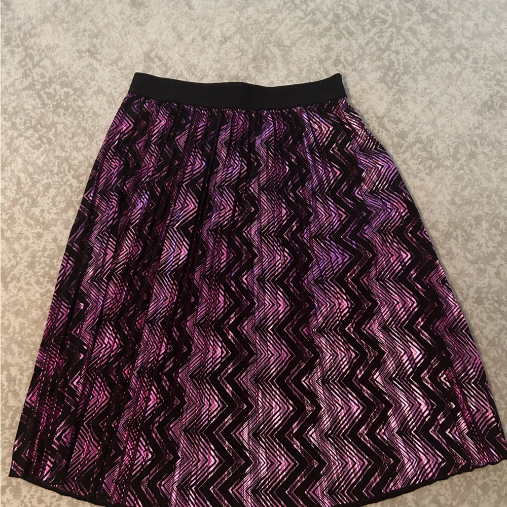 Lularoe Black and Metallic Pink Jill Skirt